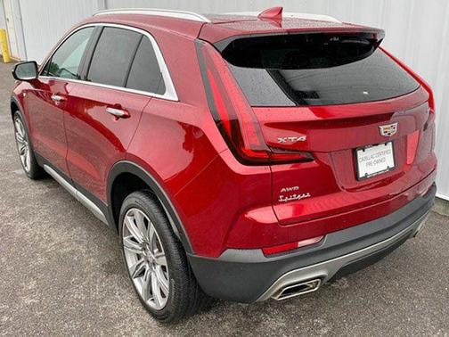 2022 Cadillac XT4 Premium Luxury