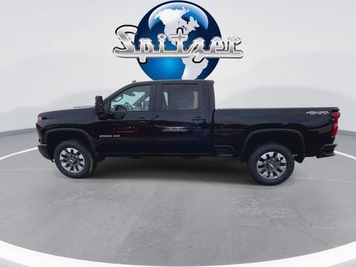 Black 2026 Chevrolet Silverado 2500 Custom
