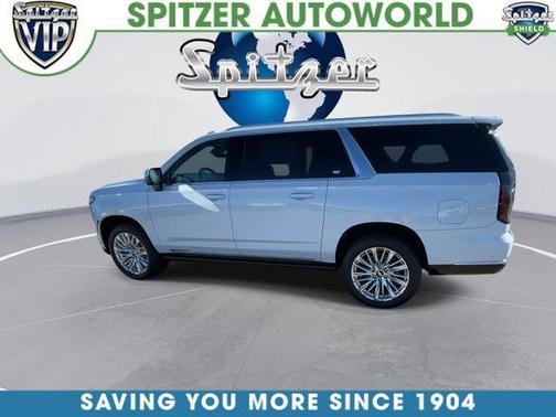 Vibrant White Tricoat 2026 Cadillac Escalade ESV Luxury