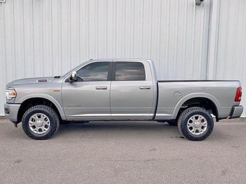 2022 RAM 2500 Laramie Crew Cab 4x4 6'4' Box