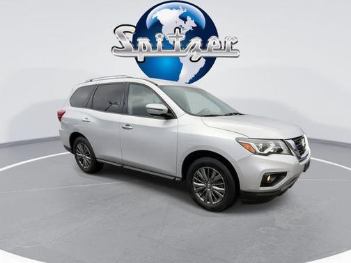 2017 Nissan Pathfinder SV