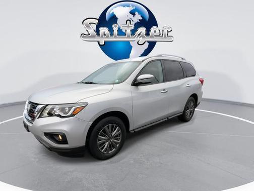 2017 Nissan Pathfinder SV