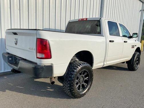 2018 RAM 2500 Tradesman Crew Cab 4x4 6'4' Box