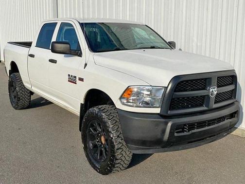 2018 RAM 2500 Tradesman Crew Cab 4x4 6'4' Box