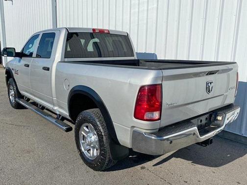 2017 RAM 3500 Tradesman Crew Cab 4x4 6'4' Box