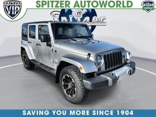 Bright Silver Metallic Clearcoat 2011 Jeep Wrangler Unlimited Sahara