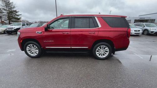 Cayenne Red Tintcoat 2022 GMC Yukon SLT