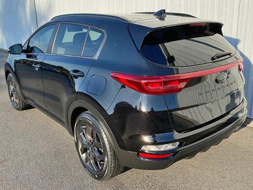 Black Cherry 2022 Kia Sportage S