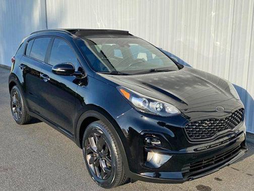 Black Cherry 2022 Kia Sportage S