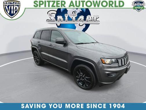 Granite Crystal Metallic Clearcoat 2018 Jeep Grand Cherokee Altitude