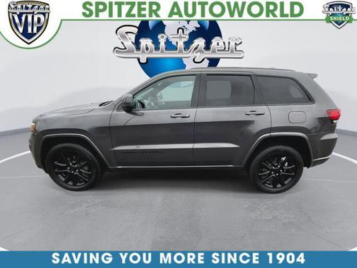 Granite Crystal Metallic Clearcoat 2018 Jeep Grand Cherokee Altitude