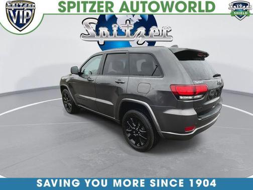 Granite Crystal Metallic Clearcoat 2018 Jeep Grand Cherokee Altitude