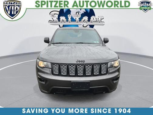 Granite Crystal Metallic Clearcoat 2018 Jeep Grand Cherokee Altitude