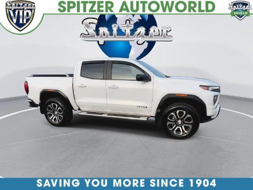 Summit White 2024 GMC Canyon AT4