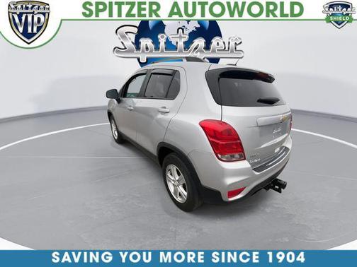 Silver Ice Metallic 2021 Chevrolet Trax LT