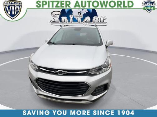 Silver Ice Metallic 2021 Chevrolet Trax LT