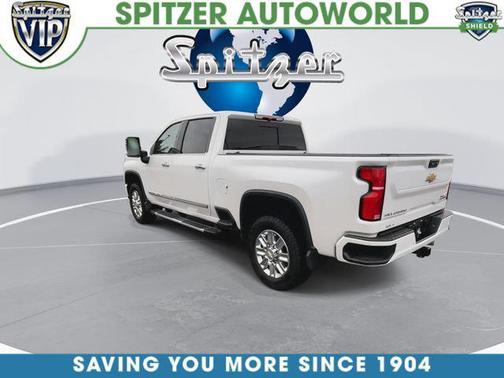 Iridescent Pearl Tricoat 2024 Chevrolet Silverado 2500 High Country