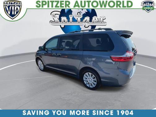 Shoreline Blue Pearl 2017 Toyota Sienna XLE