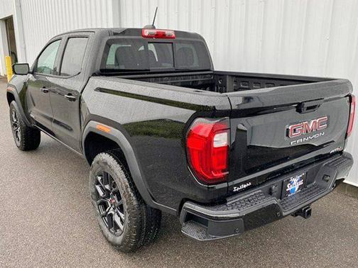 2025 GMC Canyon AT4