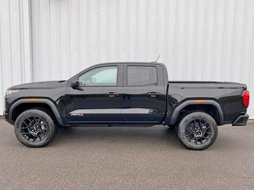 2025 GMC Canyon AT4