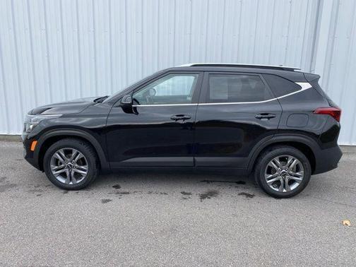 Cherry Black 2021 Kia Seltos S
