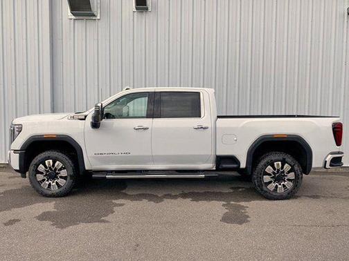 Summit White 2026 GMC Sierra 2500 Denali