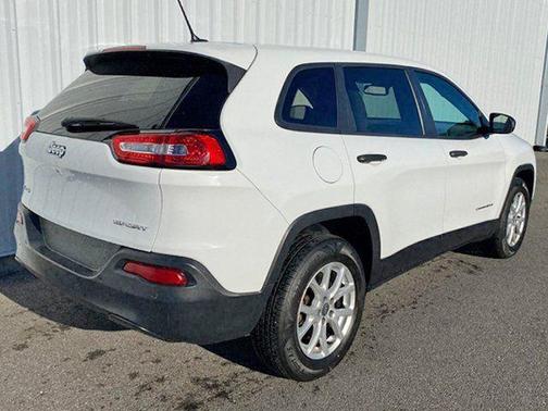 2017 Jeep Cherokee Sport