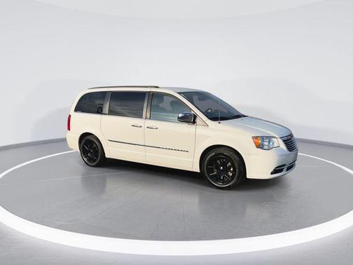 2013 Chrysler Town & Country Touring-L
