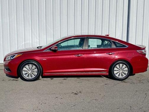 2016 Hyundai SONATA Hybrid SE
