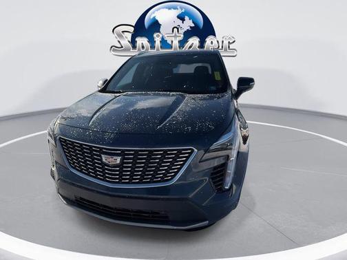2022 Cadillac XT4 Premium Luxury