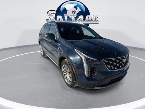 2022 Cadillac XT4 Premium Luxury