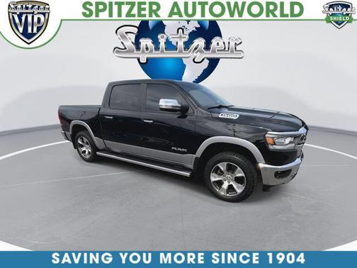 Diamond Black Crystal Pearlcoat 2019 RAM 1500 Laramie