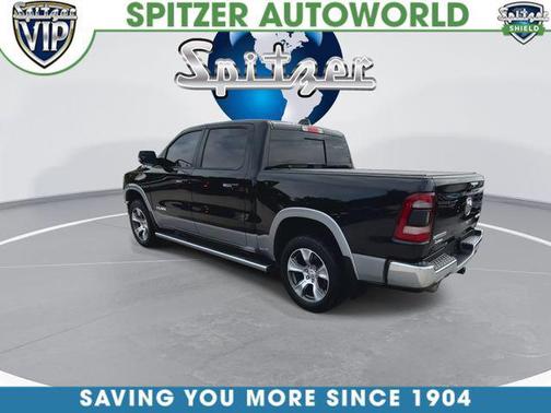 Diamond Black Crystal Pearlcoat 2019 RAM 1500 Laramie