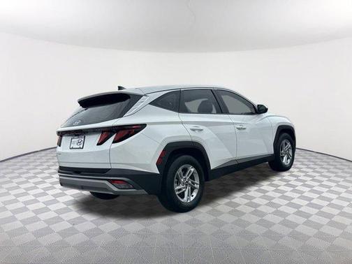 2025 Hyundai TUCSON SE