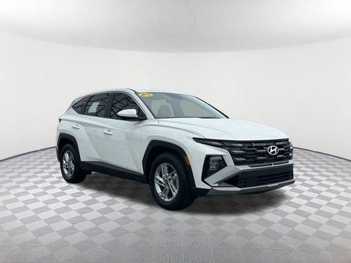 2025 Hyundai TUCSON SE