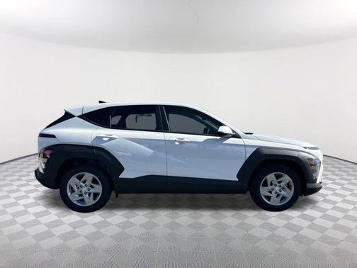 2025 Hyundai KONA SE
