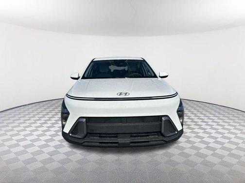 2025 Hyundai KONA SE