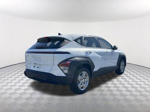 2025 Hyundai KONA SE