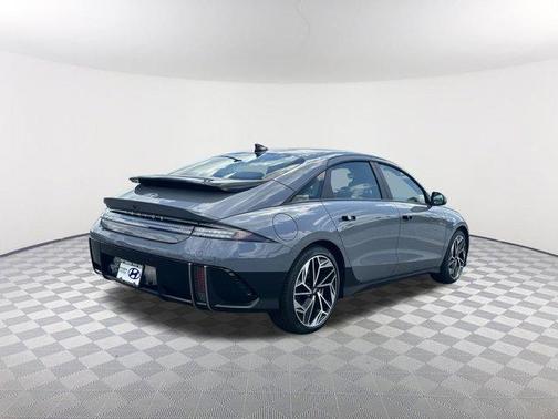 2025 Hyundai IONIQ 6 SEL