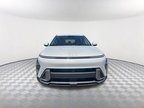 2025 Hyundai KONA SE