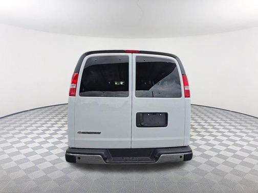 Summit White 2025 Chevrolet Express 3500 LT