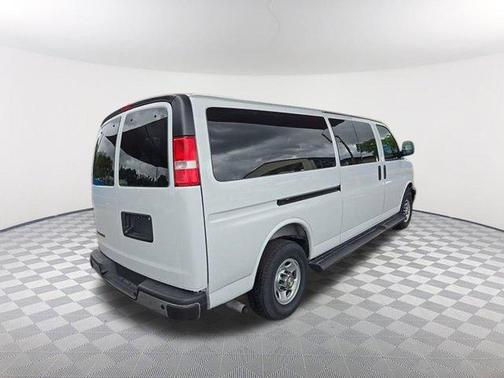 Summit White 2025 Chevrolet Express 3500 LT