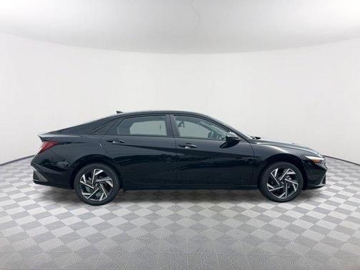 2025 Hyundai ELANTRA HEV SEL Sport