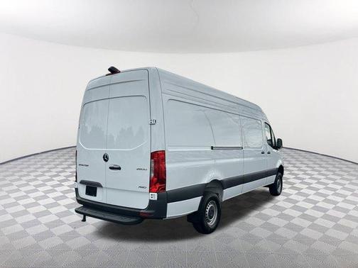 White 2025 Mercedes-Benz Sprinter 2500 170 WB