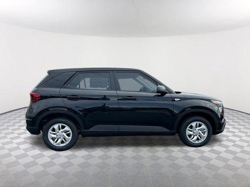 2025 Hyundai VENUE SE
