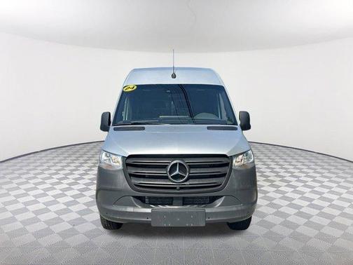 2024 Mercedes-Benz Sprinter 2500 144 WB Standard Roof Passenger