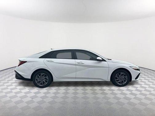 2024 Hyundai ELANTRA HEV Blue