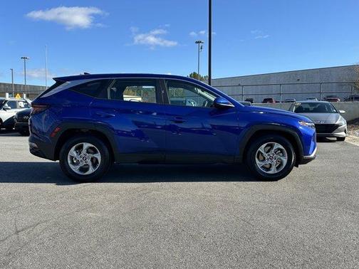2023 Hyundai TUCSON SE