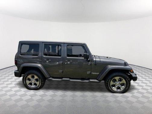 Granite Crystal Clearcoat Metallic 2017 Jeep Wrangler Unlimited Sahara