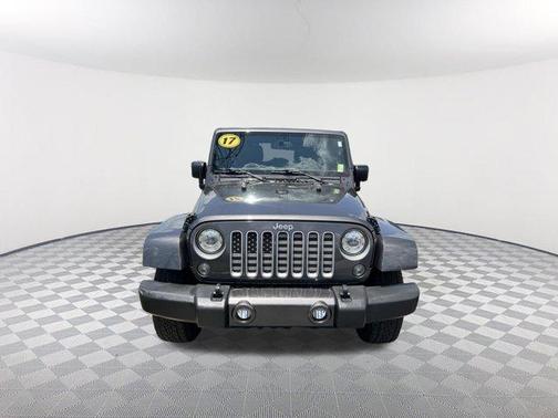 Granite Crystal Clearcoat Metallic 2017 Jeep Wrangler Unlimited Sahara